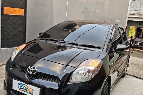 Toyota Yaris S Limited AT 2013