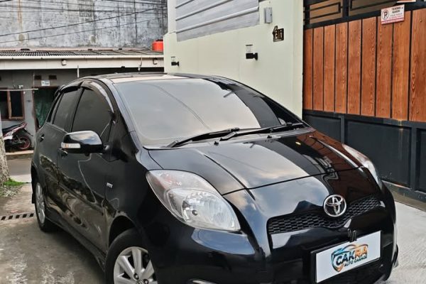 Toyota Yaris S Limited AT 2013