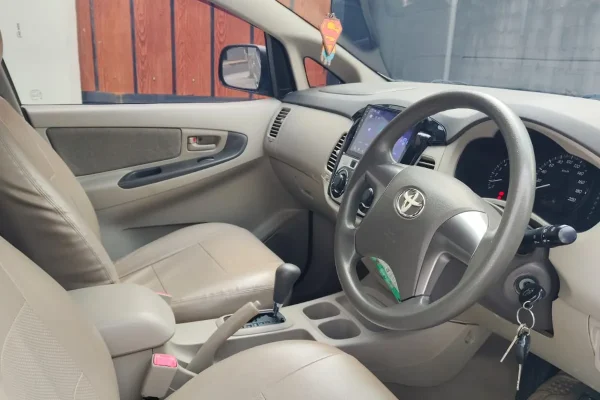 Toyota Innova G 2.0 AT 2014